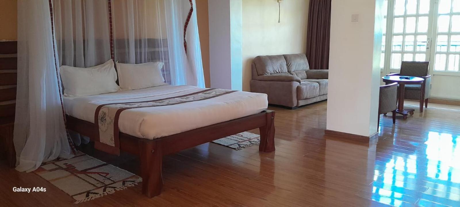 Narok Esikar Gardens Hotel מראה חיצוני תמונה