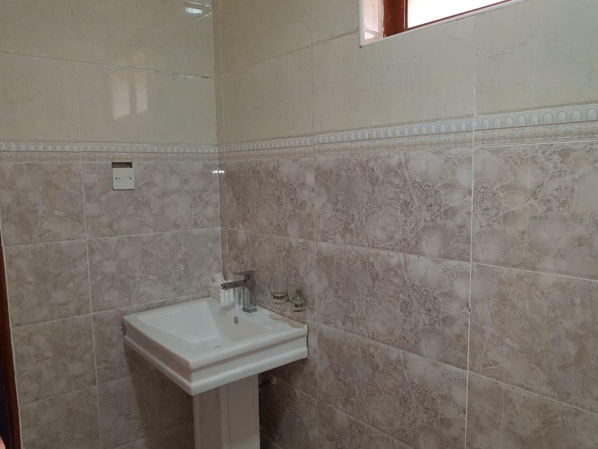Narok Esikar Gardens Hotel מראה חיצוני תמונה