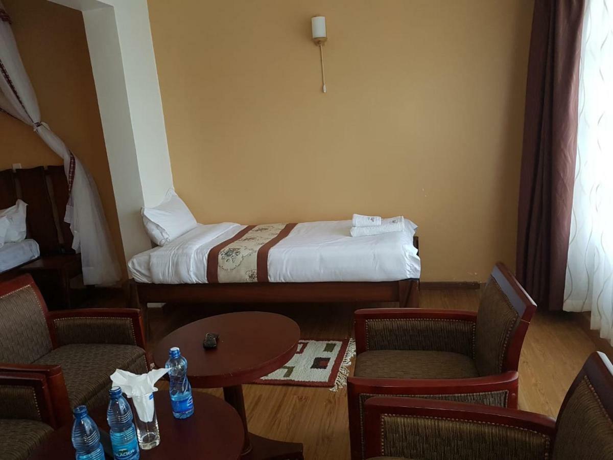 Narok Esikar Gardens Hotel מראה חיצוני תמונה